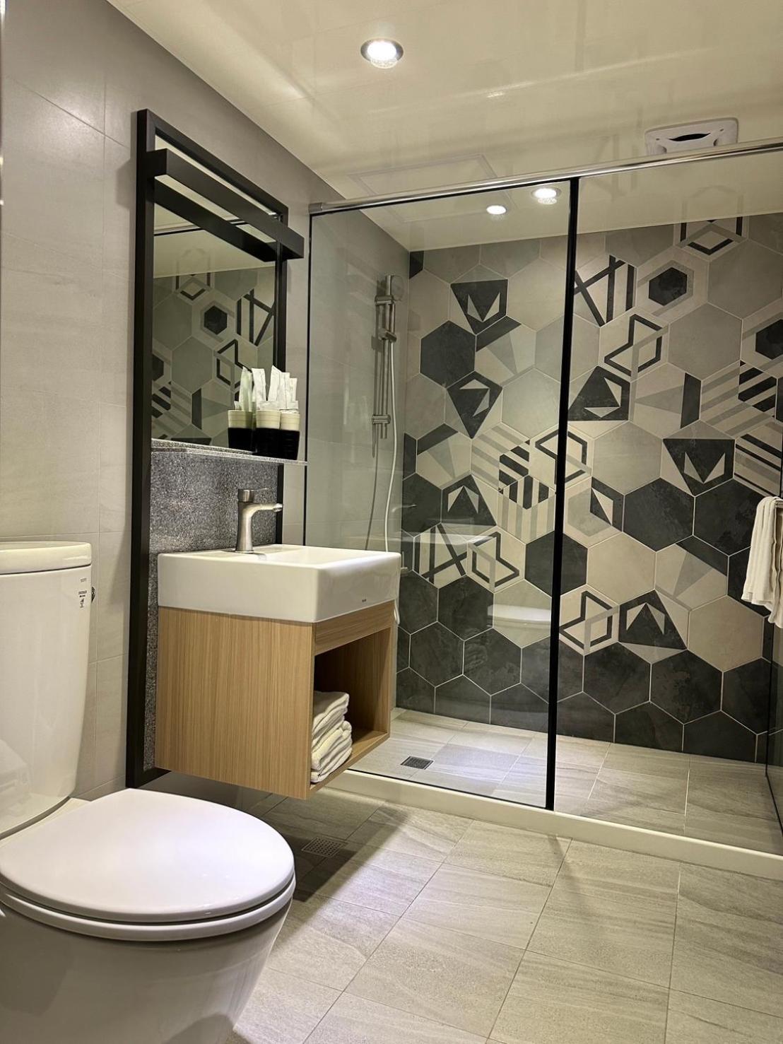 享住新大華館 Hotell Chilung Exteriör bild