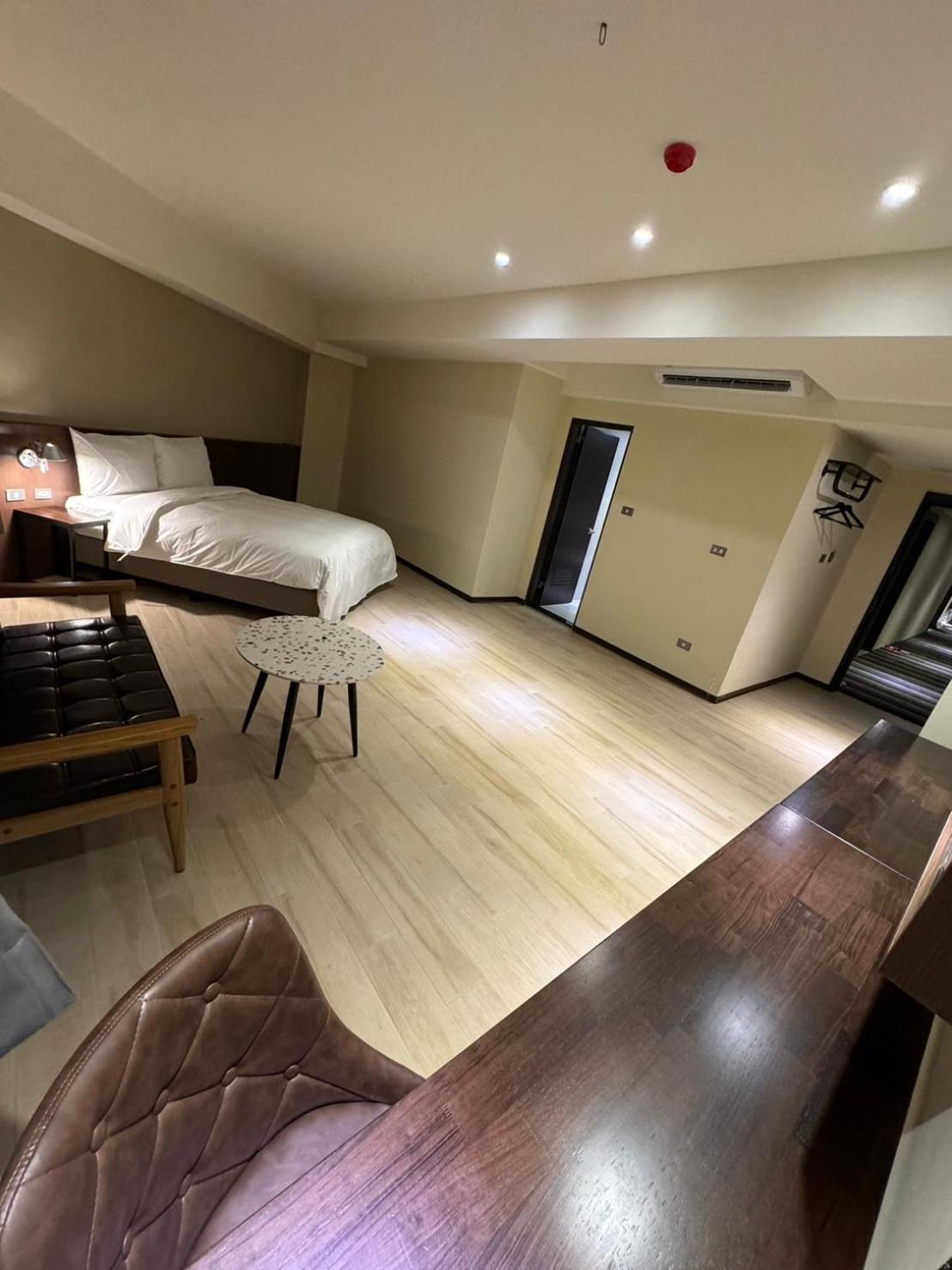 享住新大華館 Hotell Chilung Exteriör bild