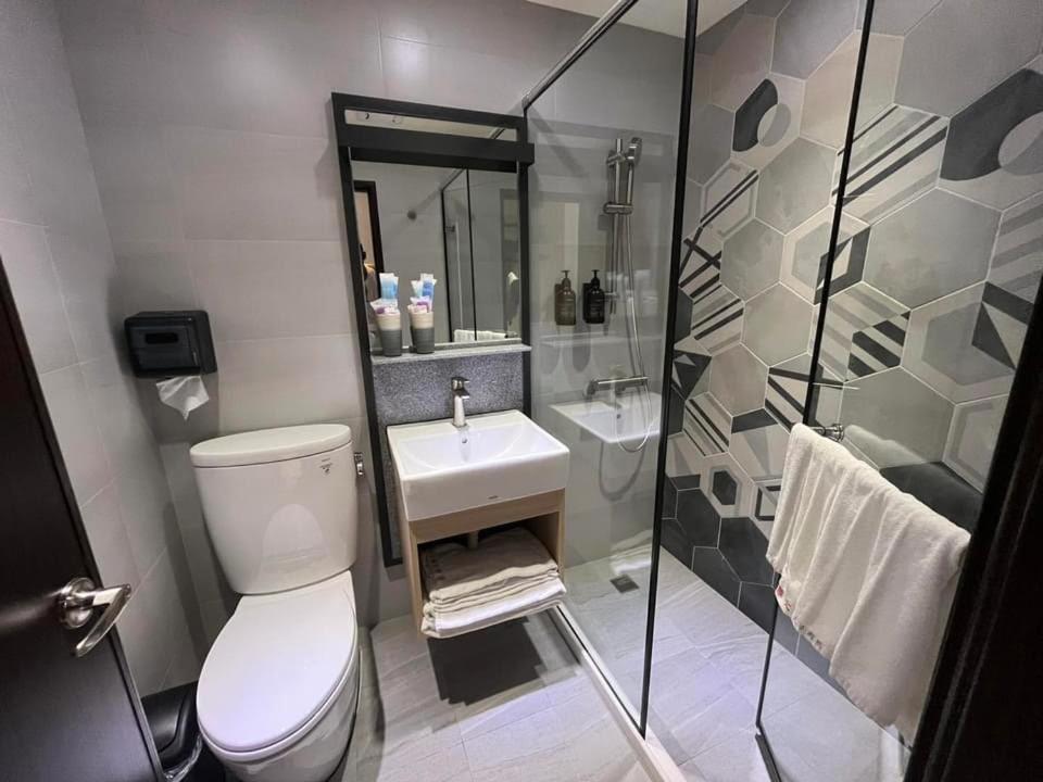 享住新大華館 Hotell Chilung Exteriör bild