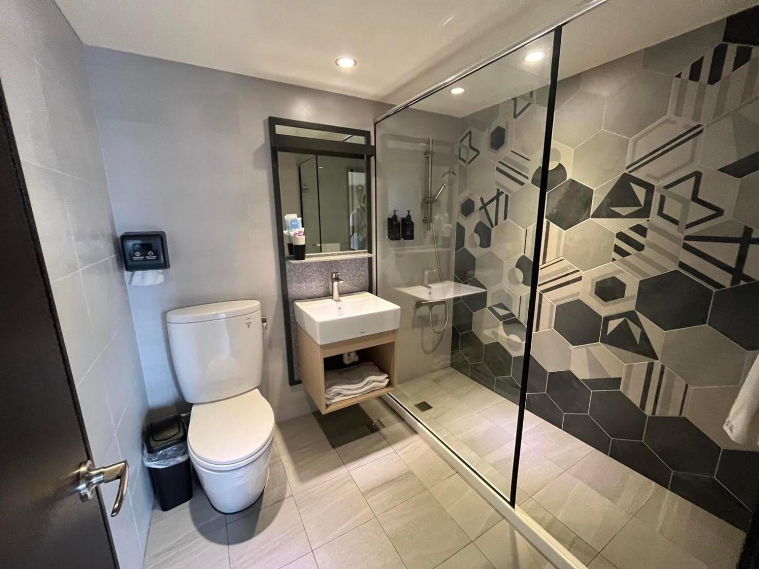 享住新大華館 Hotell Chilung Exteriör bild