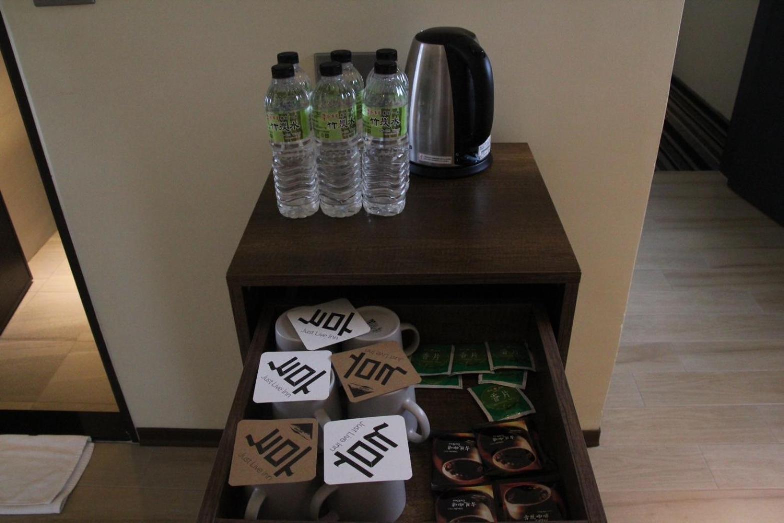 享住新大華館 Hotell Chilung Exteriör bild